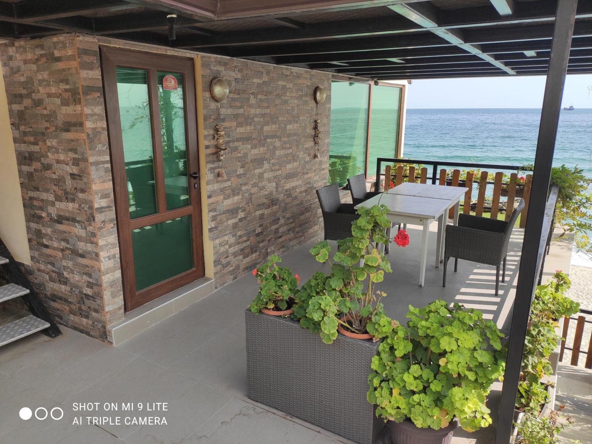 Hemingway Rooms In Happy Beach Varna Exterior foto